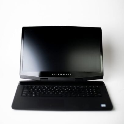 Used - Alienware M17 (i7-9th gen 16gb ram 1TB 1660TI 60hz display)